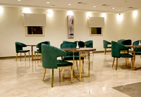 Sela Hotel Отели рядом с Аэропорт Медина