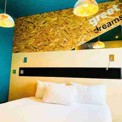Greet Hotel Marseille Provence Aéroport Rooms