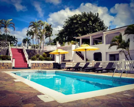 石榴之家 金斯敦酒店