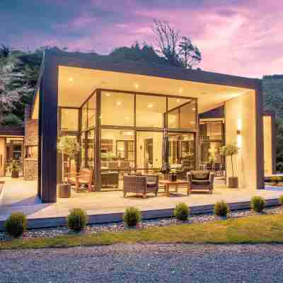 The Jewel of Akatarawa Hotel Exterior