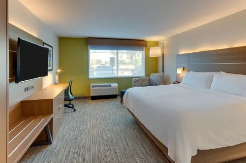 Holiday Inn Express & Suites Roanoke – Civic Center