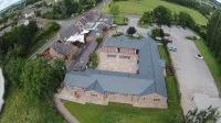 Cock O' Barton Hotels in Пекфортон