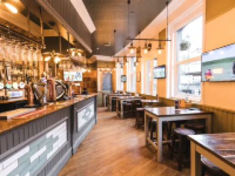 Black Lion Hotel Hotels in Salford