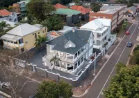 Luxe Suites Boutique Hotel Hotels in Berea