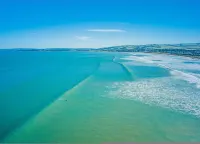Tahren Beachfront Shack Wifi - Pet-Friendly