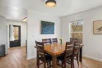 Little Pisgah Sunrise by Avantstay Mountain View