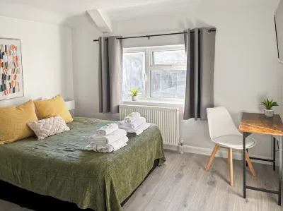 Charming Retreat With Hot Tub & Sauna Sleeps 4 Hotels in Lewes