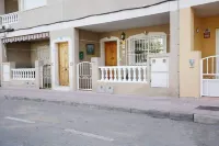 Los Alcazares - Modern Apartment - 3 Beds - 2 Bath Hotels near Mezquita Torre-Pacheco