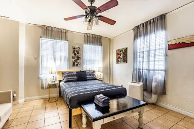 Casa Bonita Apartments Hotels in Long Beach