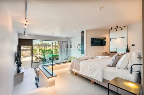 Pathos SeaSide Suites