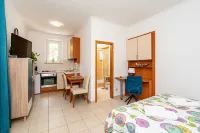 Apartments & Room Frane