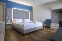 Hotel All'Azzurro فنادق في ليموني سول غارد