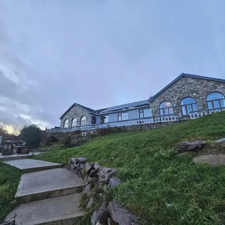 6 Ensuite Bedrooms-Sleeps 12-Garden-Sea & Mtn View
