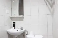 Modern 2BR Apartment at Mekarwangi Square Cibaduyut Hotel di Bojongloa Kidul