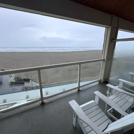 Promenade Inn & Suites Oceanfront