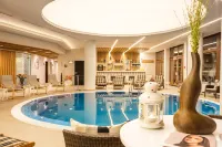 Hotel Orlovetz - Pool
