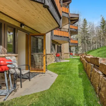 Laurelwood Condominiums
