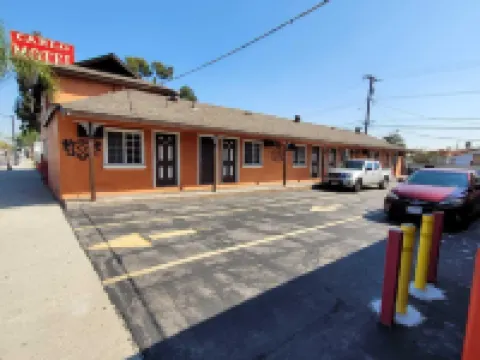 カルロ・モーテル コマースのホテル