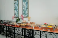 Megal Suites Hotel - sarapan