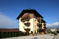 알베르고 부카네베 론초네 Dos Di Pez, Terrazza Panoramica 주변 호텔