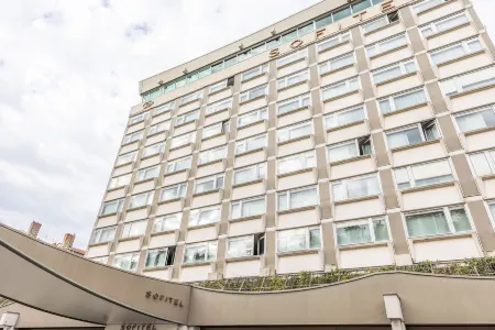 Sofitel Lyon Bellecour Отели рядом с достопримечательностью «Университет Люмьер Лион 2 - Кампус Берж дю Рона»