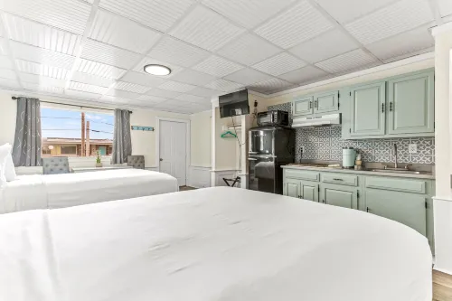 The Crest - Hampton Beach Hotels in Hampton Beach