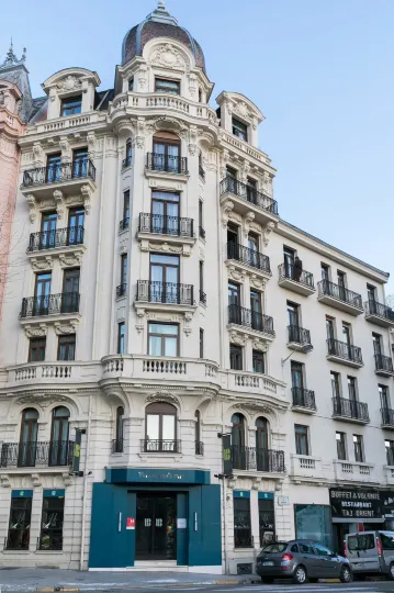 Villa Bougainville by Happyculture