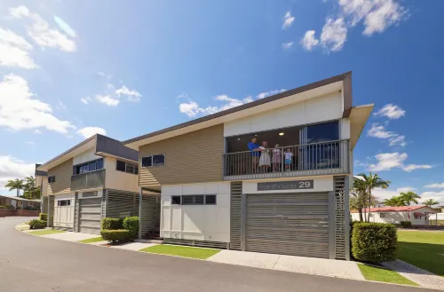 Brisbane Holiday Village - Tiny houses