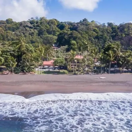 The Backyard Beachfront Hotel