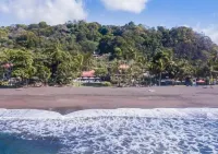 The Backyard Beachfront Hotel - con vistas al mar
