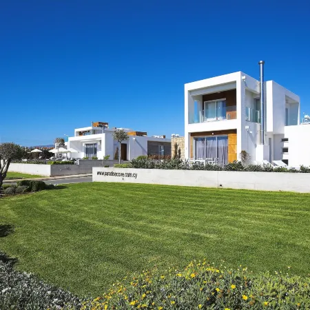 Paradise Cove Luxurious Beach Villas