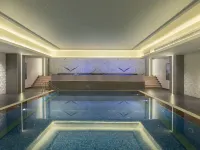 Vittori Palace Hotel and Residences Hotels near Al Hamra
