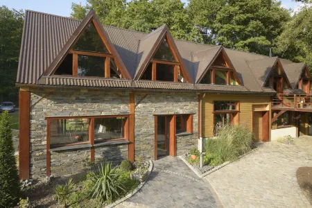 La Maison Dans les Bois Отели в г. Сен-Сильвен-д'Анжу