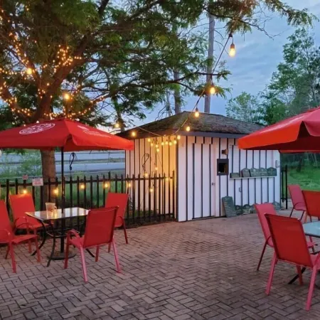 Jolly Roger Inn & Resort