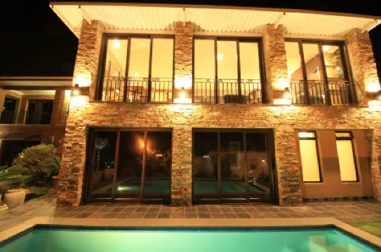 Bay View Guest House Отели рядом с достопримечательностью «Vergelegen Wine Estate»