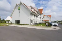 Holiday Suites Nieuwpoort Hotel dekat Bommenvrij