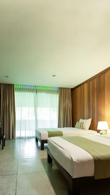 ห้องดีลักซ์เตียงใหญ่หรือเตียงแฝด