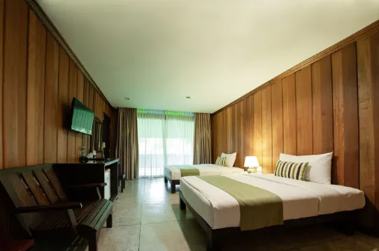 ห้องดีลักซ์เตียงใหญ่หรือเตียงแฝด