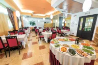 West Point Airport Hotel - breakfast