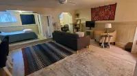 Charming, Quiet, and 10 Min Walk to Zoo, Metro, and Restaurants 伍德利公園住宿飯店