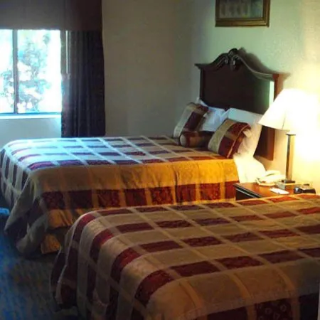 Western Motel Inn and Suites Hazelhurst Отели в г. Хазлхерст