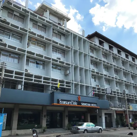 Srivichai Hotel Отели рядом с достопримечательностью «Храм Пхайап»