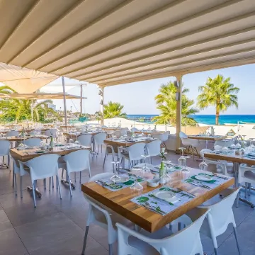 Vrissaki Beach Hotel