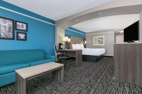 La Quinta Inn & Suites by Wyndham Weatherford Hotels in Weatherford