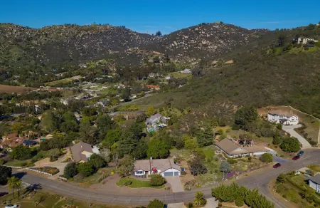 Beautiful San Marcos Estate!