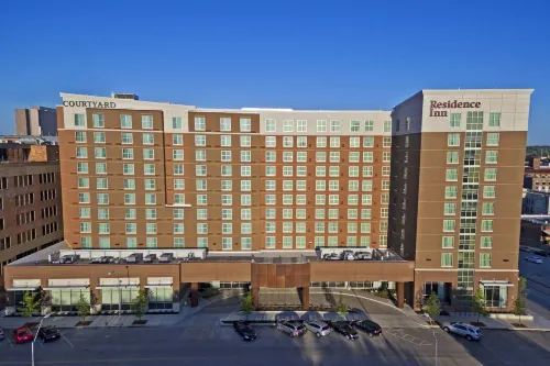 Courtyard Kansas City Downtown/Convention Center - Parkplatz