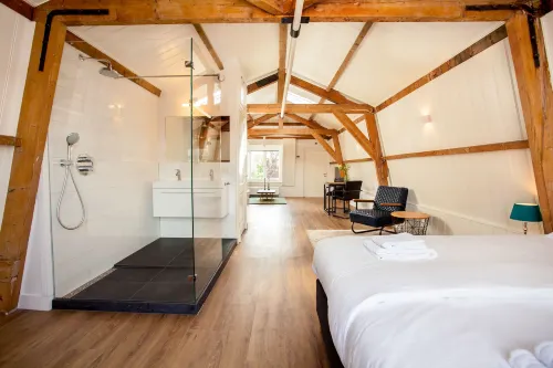 Stayci Serviced Apartments Royal Palace - Homestays