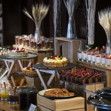 Khalidiya Palace Rayhaan by Rotana