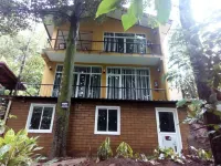River Edge Bungalow Hotels in Thotagamuwa