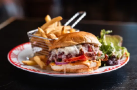 里昂帕爾迪厄火車站宜必思飯店